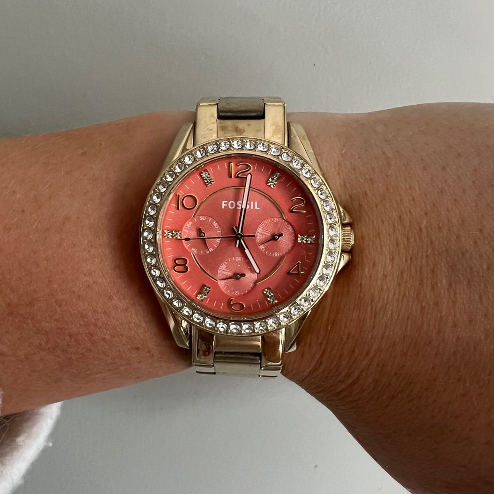 Ladies Fossil Riley Multifunctional Watch Coral and Gold rare colour